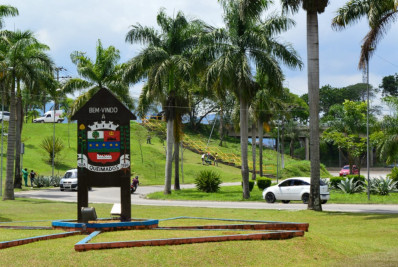 Homicídios triplicam em Queimados em meio à guerra entre milicianos e traficantes