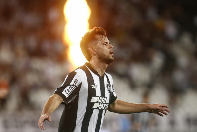 Jacob Montes celebra primeiro gol pelo Botafogo: 'Muito feliz'