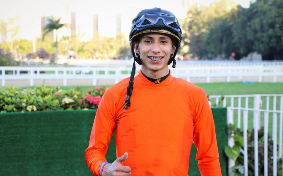 Jóquei Maikon Mesquita, de 21 anos, está internado no Hospital Municipal Miguel Couto