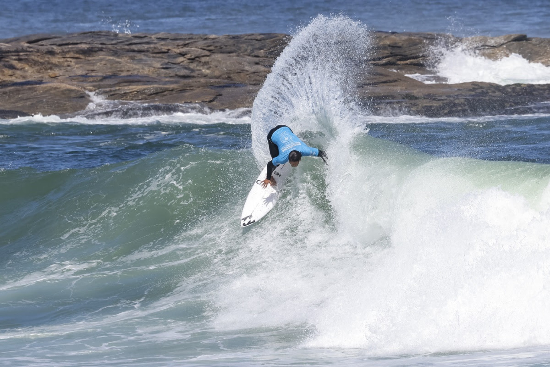 Lucas Vicente usando a força do seu backside nas direitas de Itaúna  - Daniel Smorigo/213 Sport