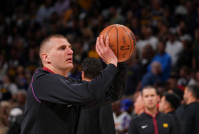 Vídeo: irmão de astro da NBA é flagrado agredindo torcedor