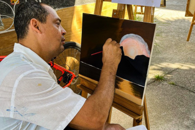 Mesquita oferece aulas de pintura para todas as idades