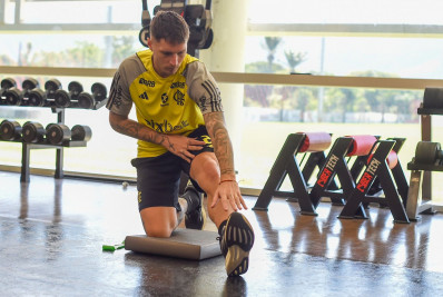 Varela, do Flamengo, é dúvida para enfrentar o Bolívar pela Libertadores
