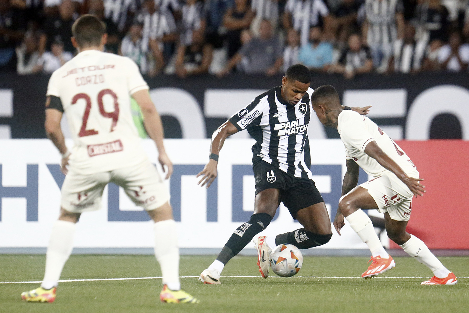 Botafogo e Universitario se enfrentaram no Nilton Santos - Vitor Silva / Botafogo