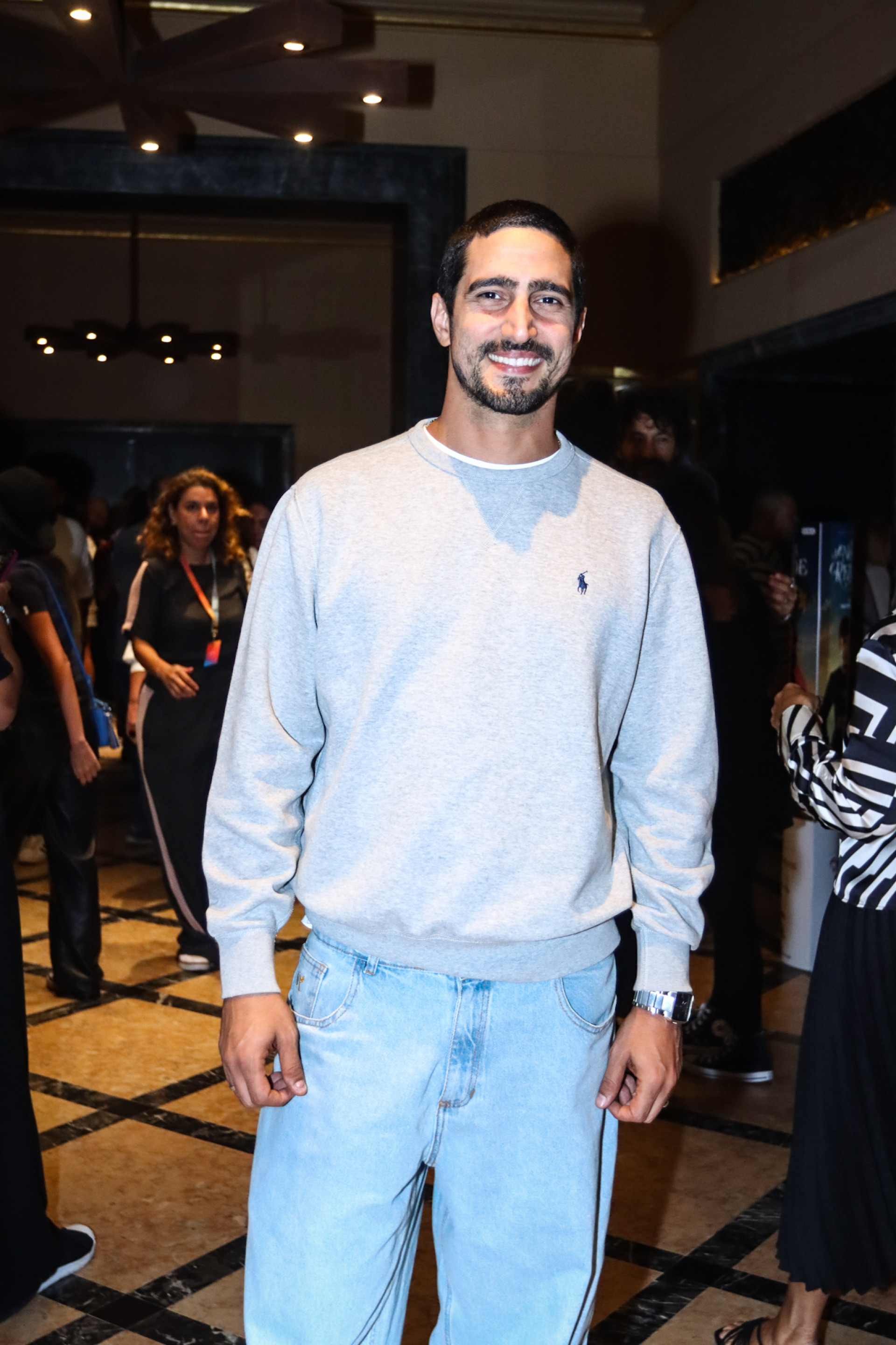 Renato Goes marca presença em musical estrelado por Larissa Manoela - Agnews