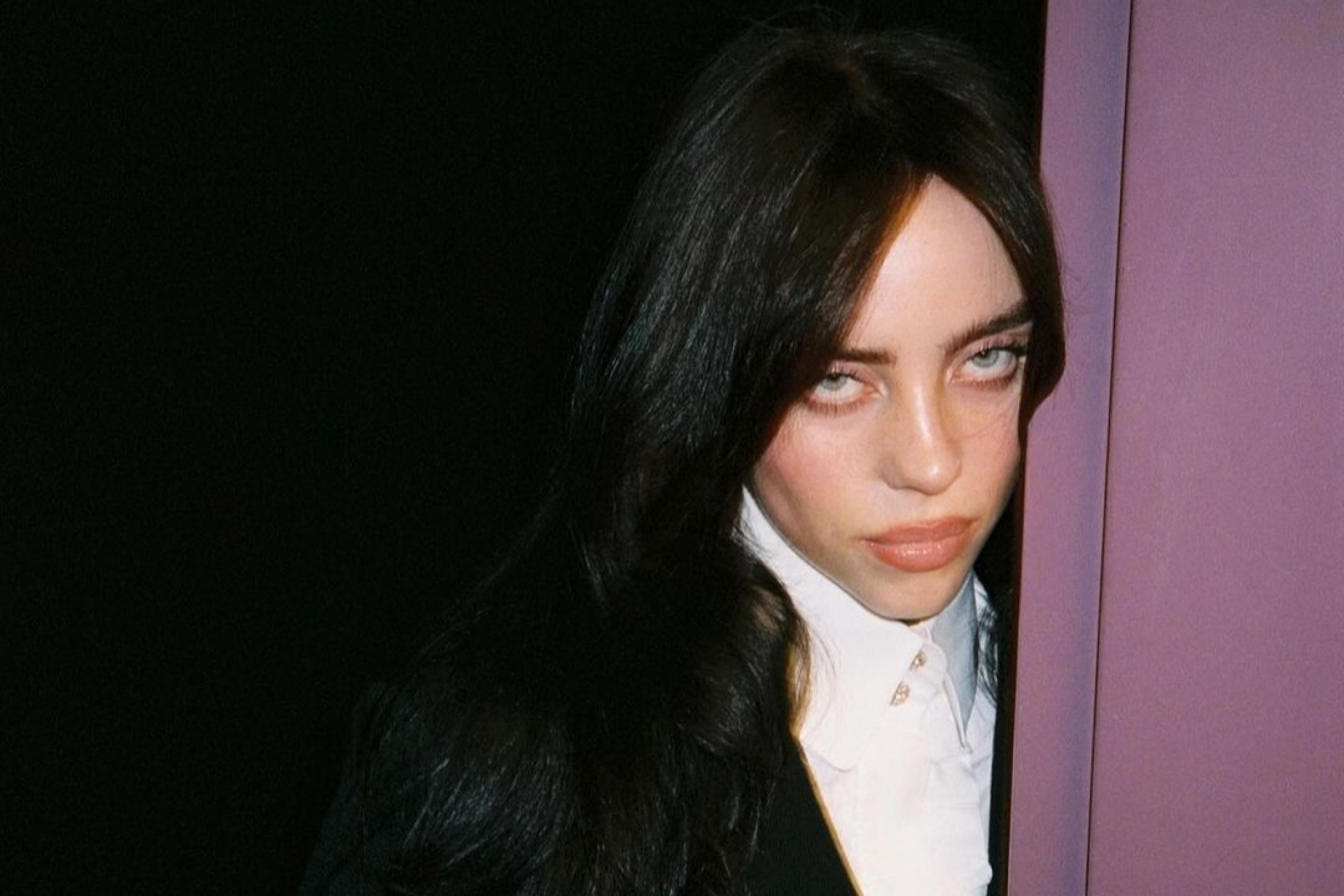 Billie Eillish fala sobre descoberta de bissexualidade: 'Percebi que queria meu rosto em uma vagina' - Reprodução / Instagram