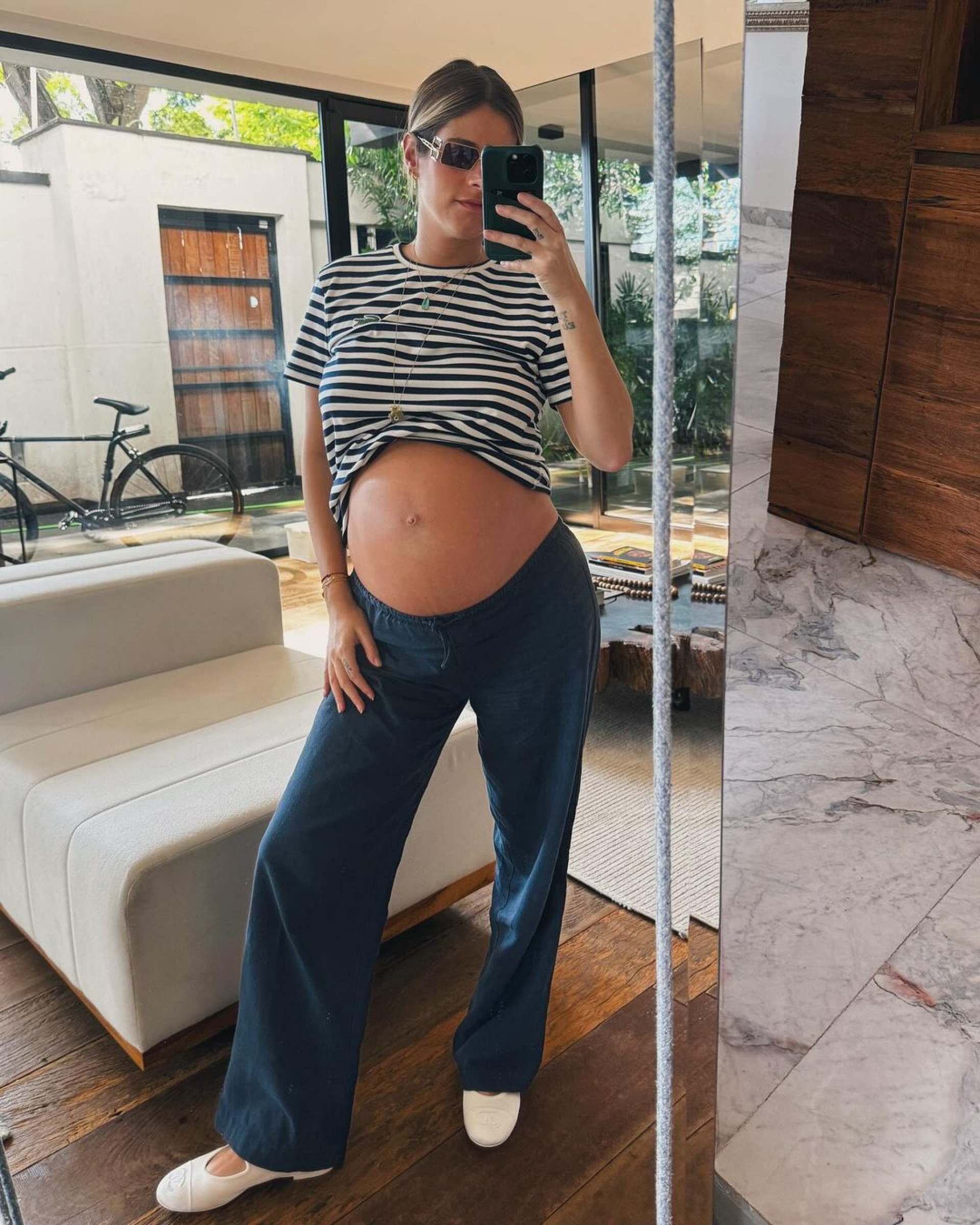 Shantal mostra barrigão - Reprodução