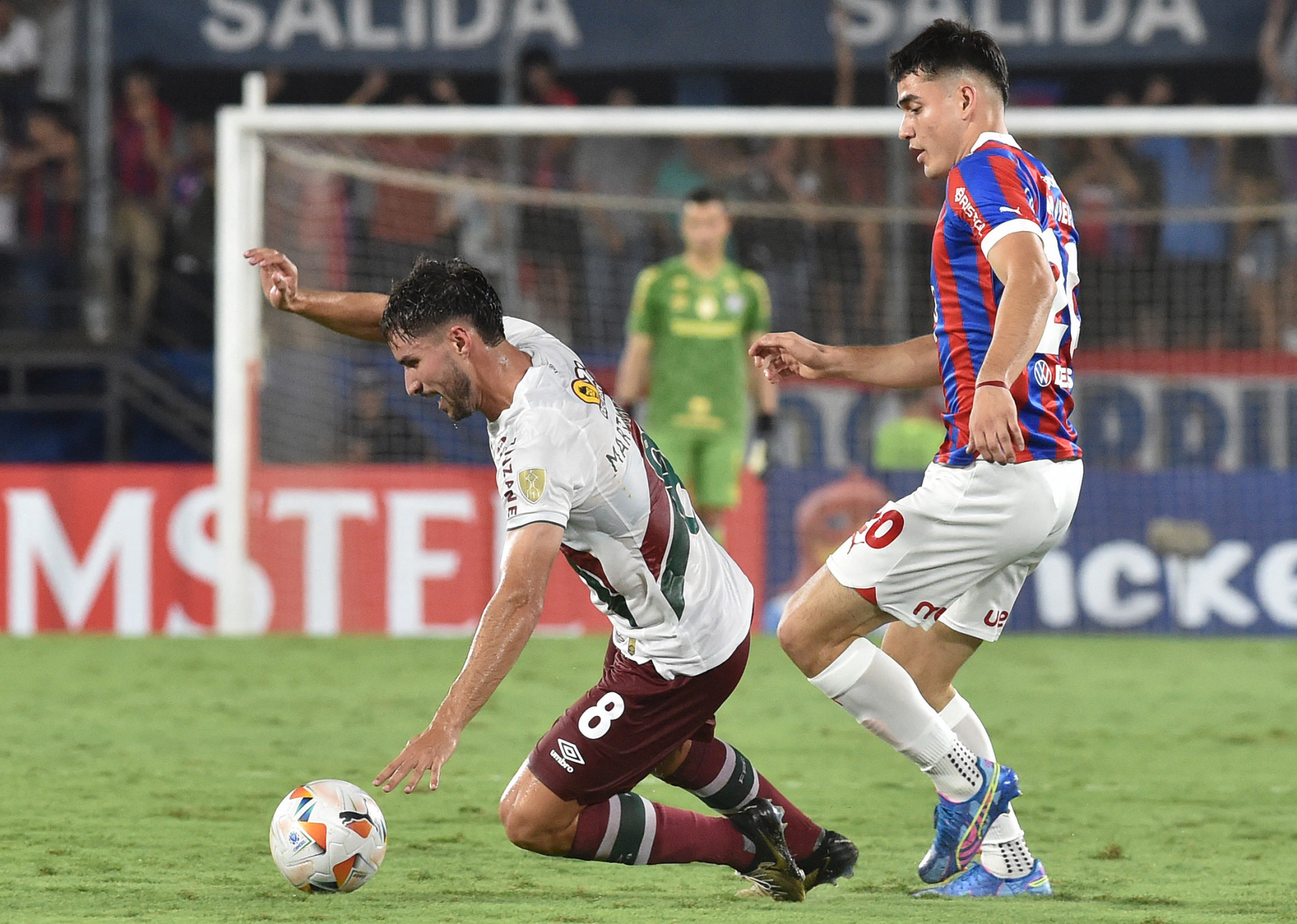Fluminense e Cerro Porteño se enfrentaram no Paraguai - AFP