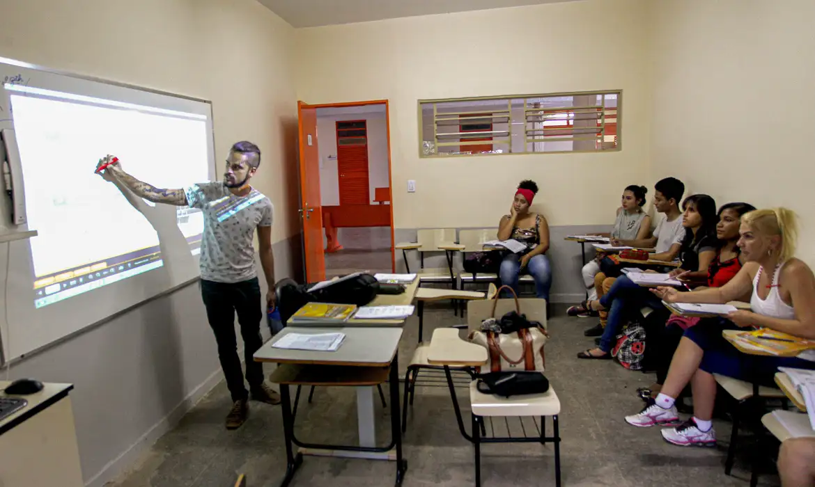 Segunda parcela do P&eacute;-de-Meia come&ccedil;a a ser paga nesta quinta-feira