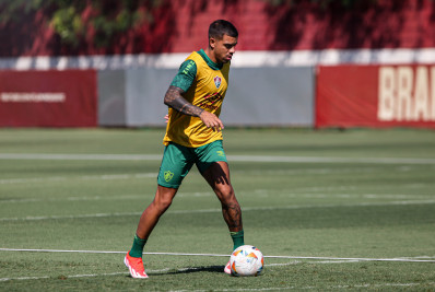 Peñarol anuncia a chegada de David Terans, do Fluminense