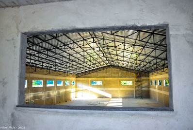 Construção do primeiro galpão do Condomínio Empresarial de Paty avança para fase final