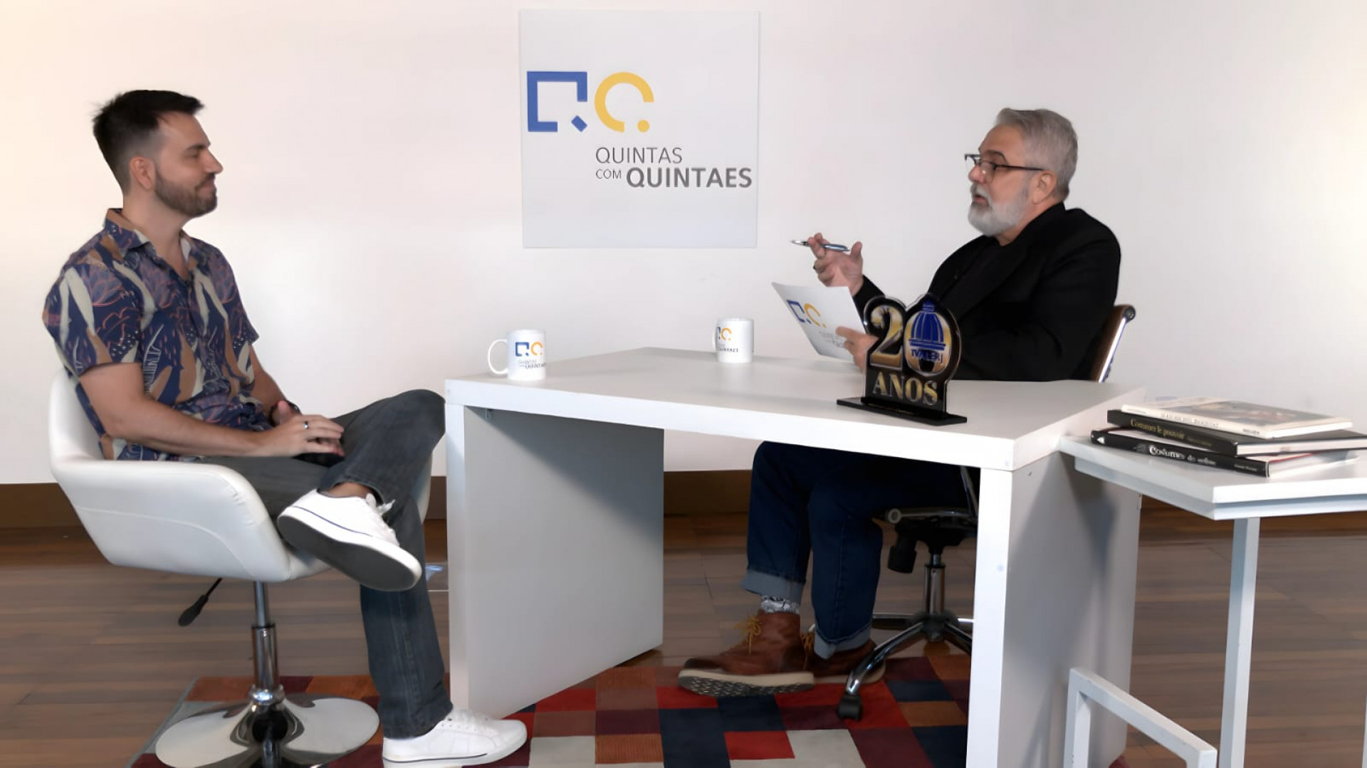 Jornalista Leonardo Bruno no programa 'Quintas Com Quintaes', com Mauro Quintaes - Divulgação