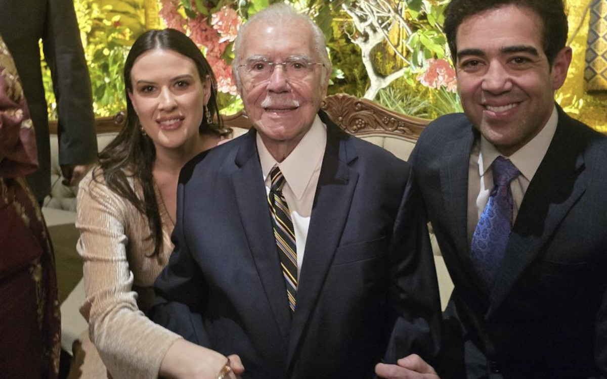 Presidente do TCU, Bruno Dantas, sua mulher Camila Camargo e Sarney - Reprodução: redes sociais