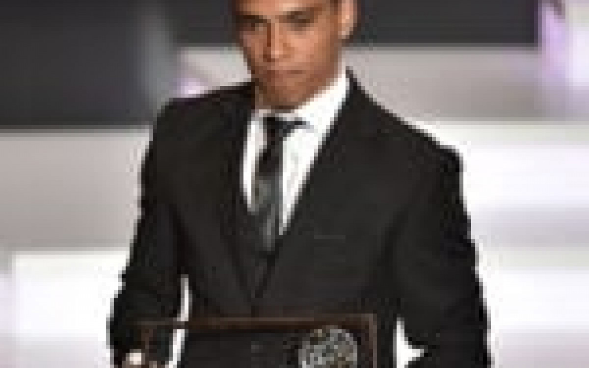 Brasileiro vencedor do Pusk&aacute;s mostra-se aberto a vender o pr&ecirc;mio