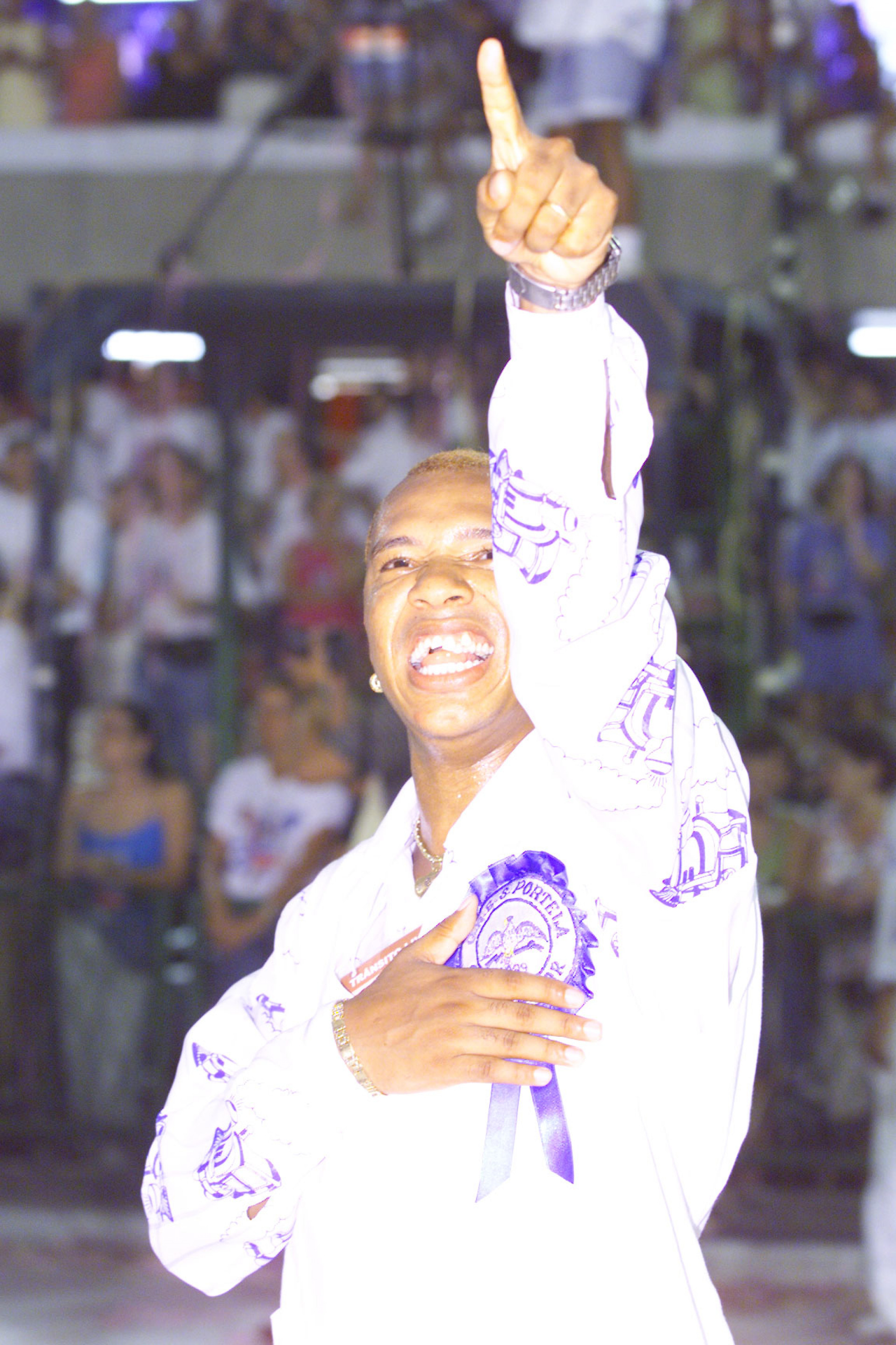 FOTO DE ARQUIVO - Carnaval 99 - Desfile grupo especial -  Escola de Samba Portela. Anderson, do grupo Molejo. / Marcelo Régua/Arquivo O Dia - Marcelo Régua/Arquivo O Dia