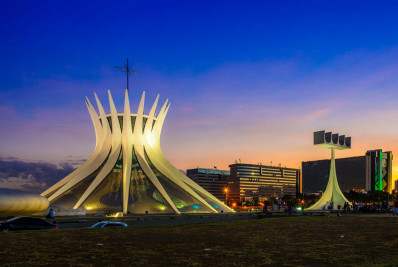 A JOVEM VELHA BRASÍLIA