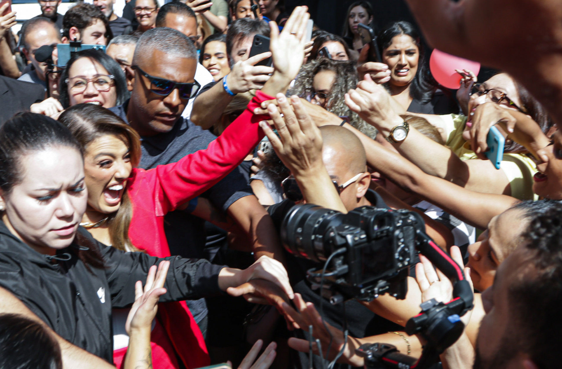 Beatriz retorna ao Brás após BBB 24 e faz a alegria dos fãs - Van Campos/Agnews