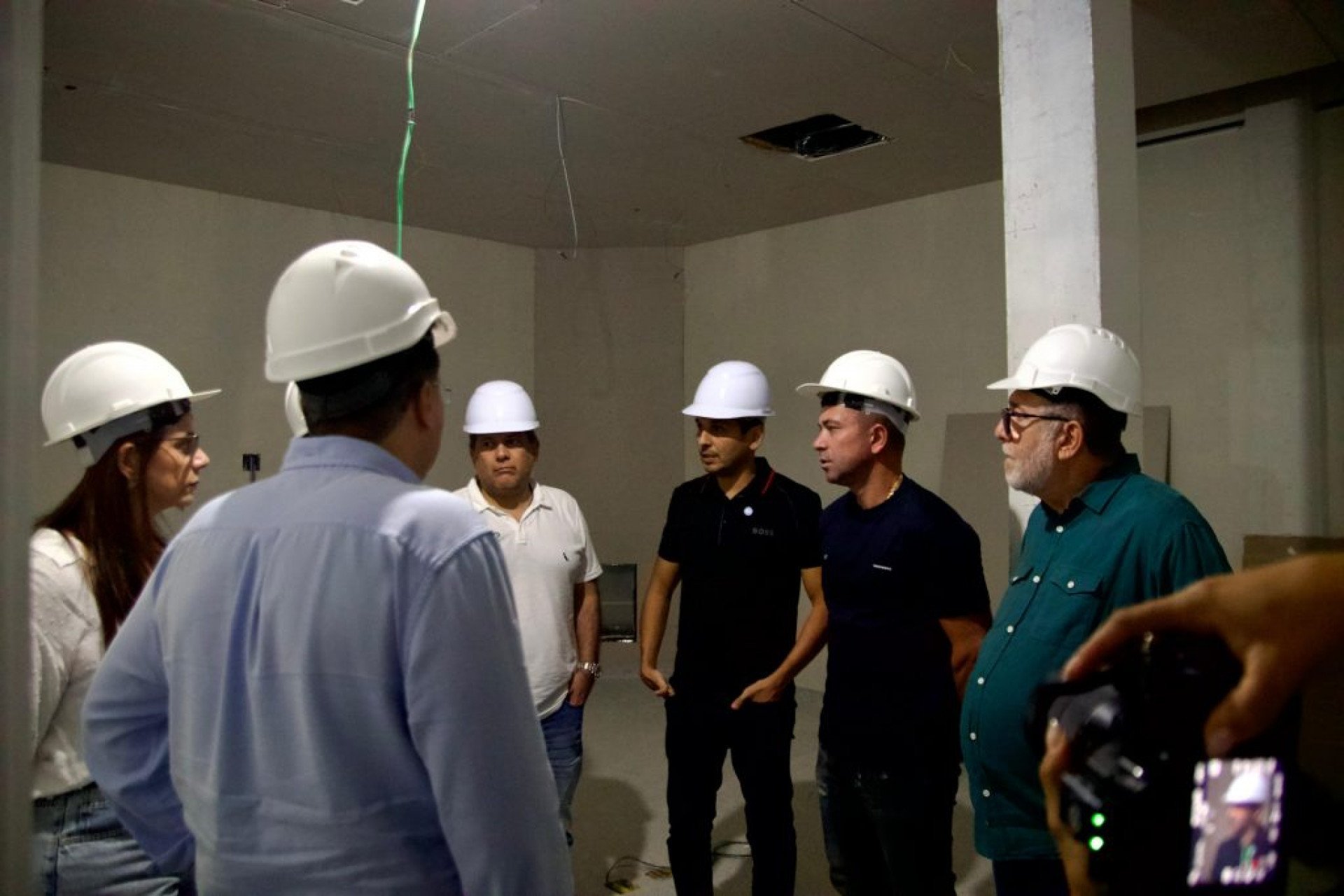 Mayor Abraãozinho, accompanied by other municipal authorities, visited the works being carried out at the unit - Disclosure/ PMN
