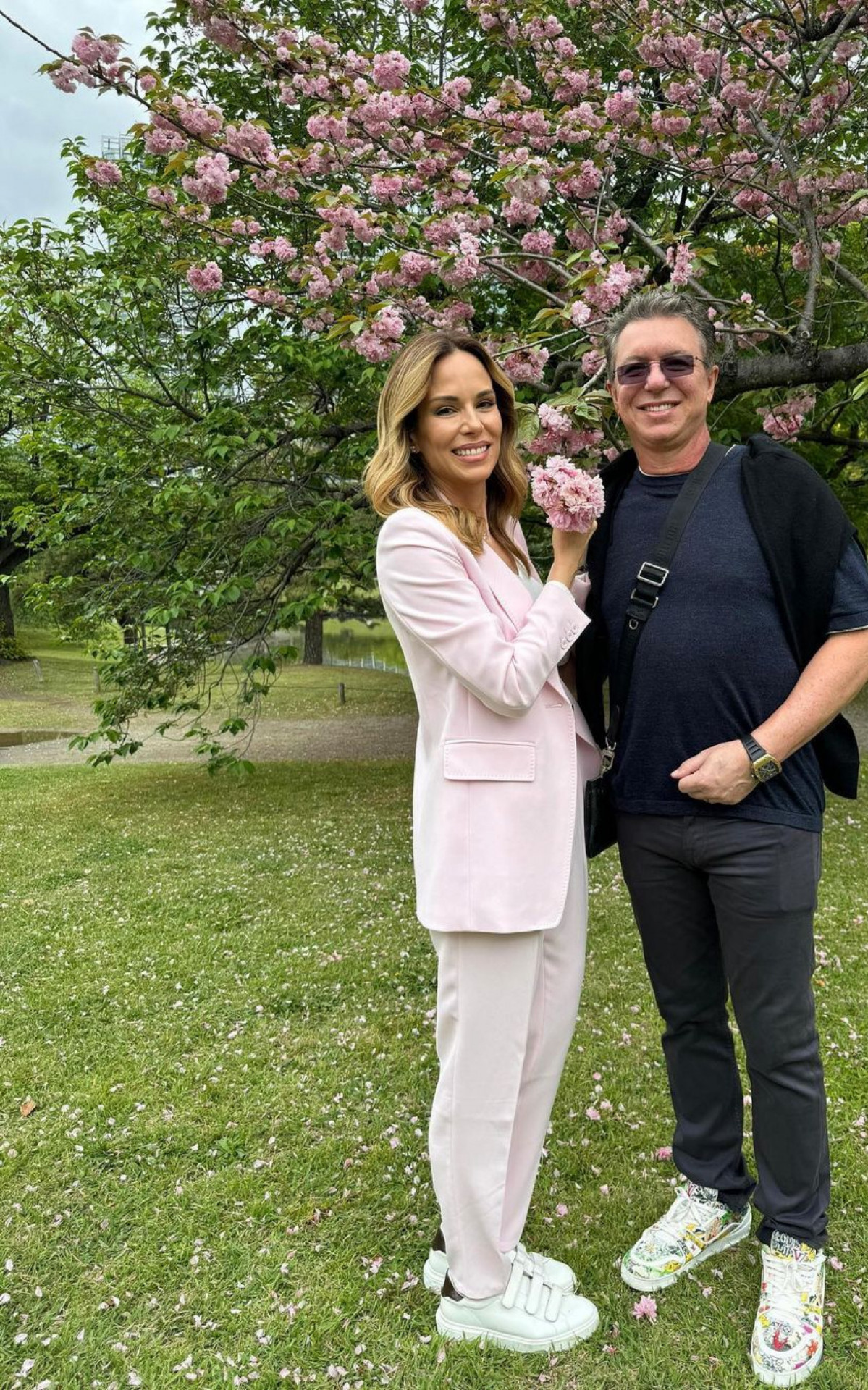 Boninho e Ana Furtado curtem férias em Tóquio - Reprodução / Instagram