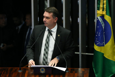 Um dia após reunião com Bolsonaro, advogadas de Flávio foram até chefe da Receita