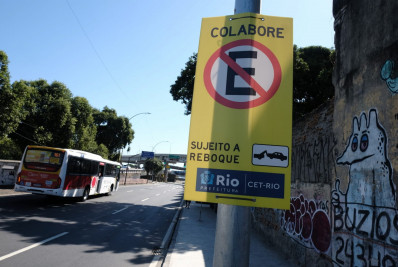 Estacionamentos são interditados para demolição de antigo prédio do Clube dos Portuários