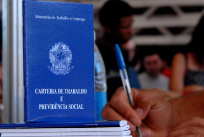 No Dia Nacional das Trabalhadoras Domésticas, saiba os principais direitos da categoria 