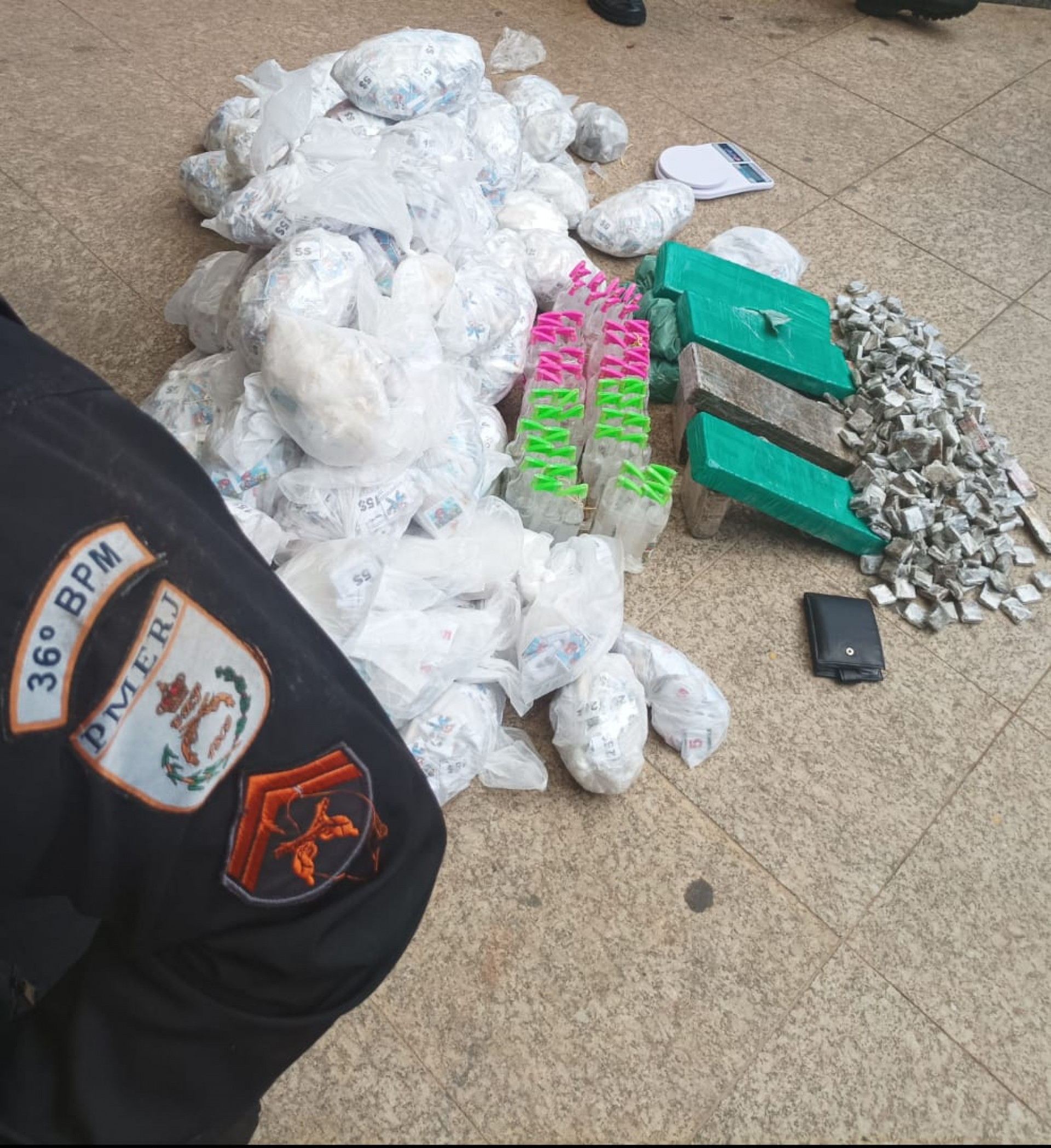 Produtos ilegais apreendidos