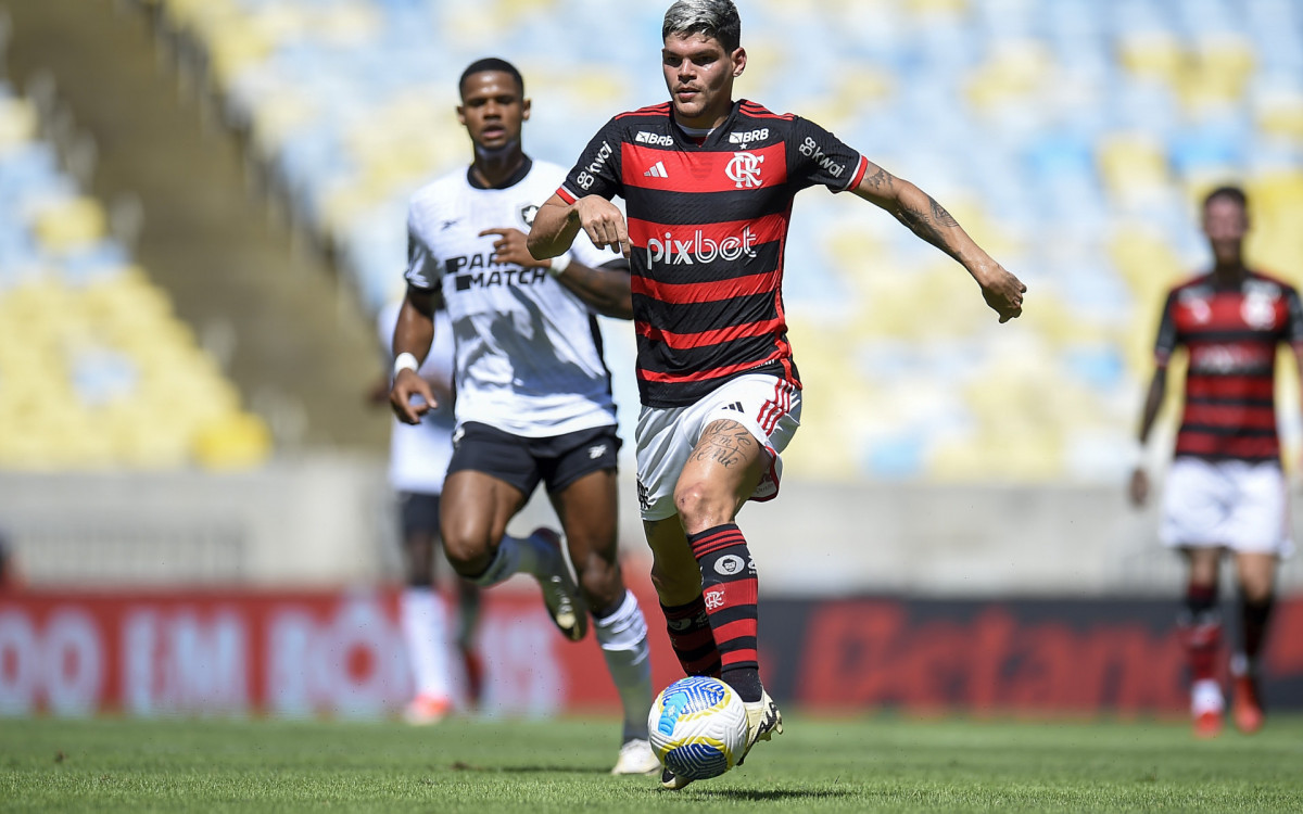 Flamengo x Botafogo - Campeonato Brasileiro - Estadio do Maracana - 28-04-2024