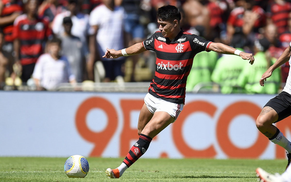 Flamengo x Botafogo - Campeonato Brasileiro - Estadio do Maracana - 28-04-2024