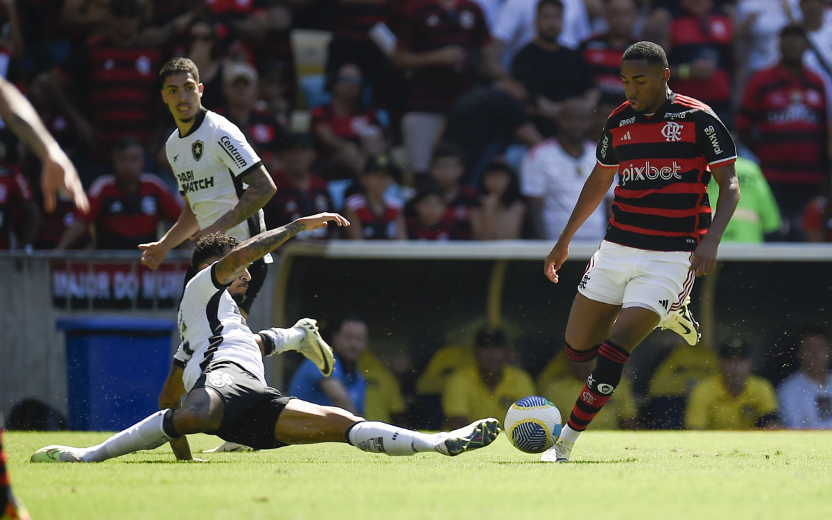 Flamengo x Botafogo - Campeonato Brasileiro - Estadio do Maracana - 28-04-2024
