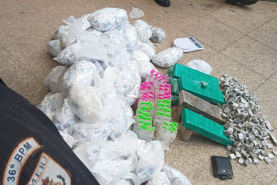 Agentes do 36º estouram depósito de drogas