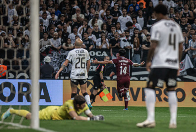 Fluminense tem baixo aproveitamento jogando no estádio do Corinthians