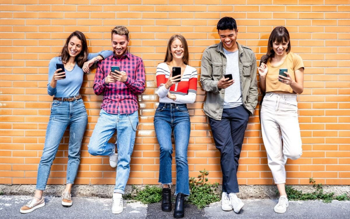 A infelicidade crescente da gera&ccedil;&atilde;o Z suscita preocupa&ccedil;&otilde;es (Imagem: View Apart | Shutterstock)