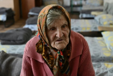 'Caminhei e caminhei', conta uma ucraniana de 97 anos, que fugiu sozinha de sua cidade