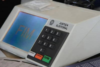 Longas filas marcam o início da semana no TRE de Rio das Ostras