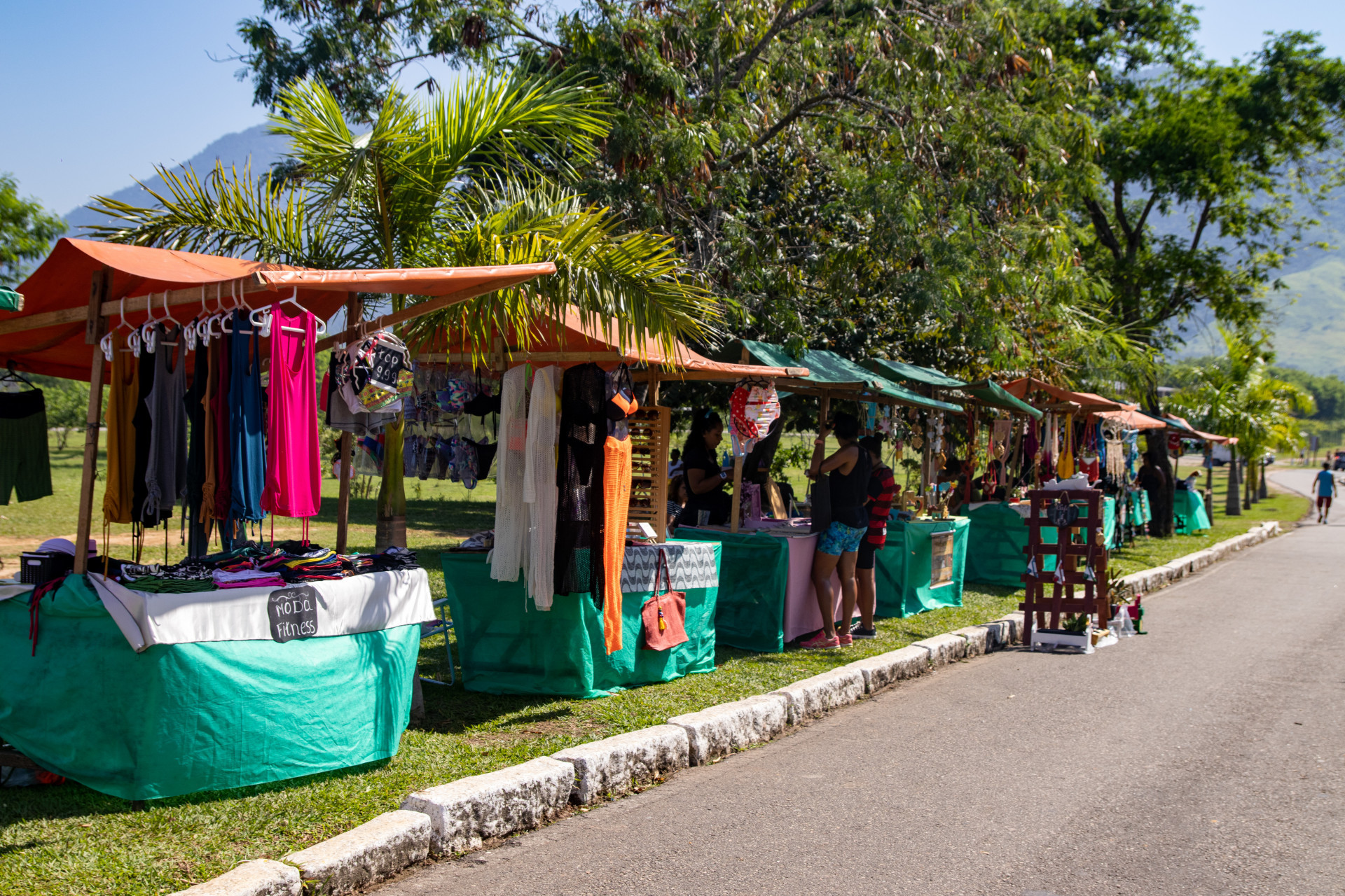 A feirinha do Parque contará com bijuterias, modo de reuso, produtos orgânico, artesanato, moda de reuso, plantas e produtos para jardinagem; além de lanches e bebidas, comercializadas nos quiosques.  - Divulgação / PMN