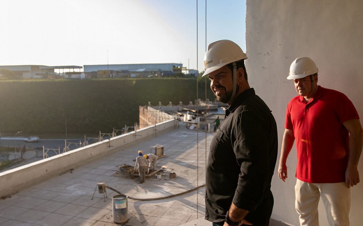 Obras do novo complexo de assistência em Saúde privada foram visitadas pelo prefeito Welberth Rezende