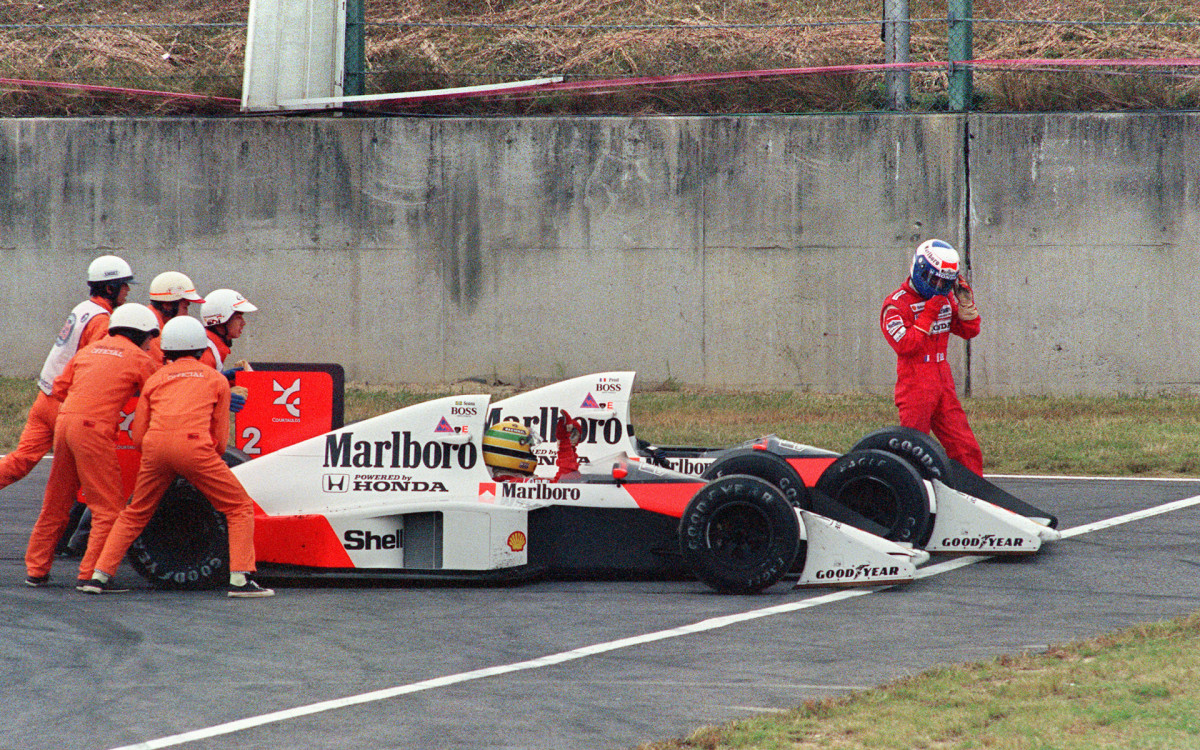 Em 1989, Alain Prost fechou Ayrton Senna, os dois bateram no GP do Japão e o francês foi o campeão