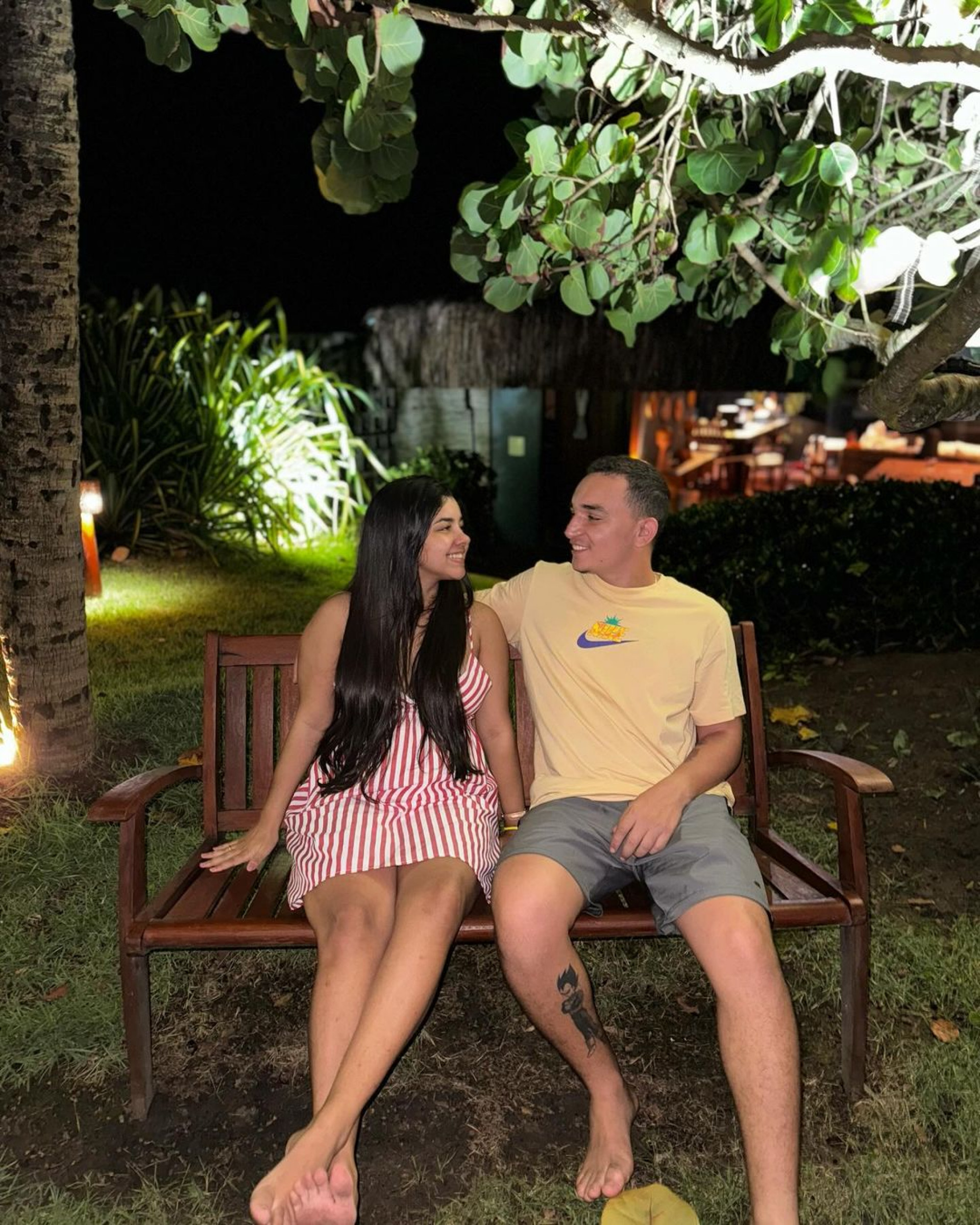 Ary Mirelle posa em clima de romance com João Gomes - Reprodução