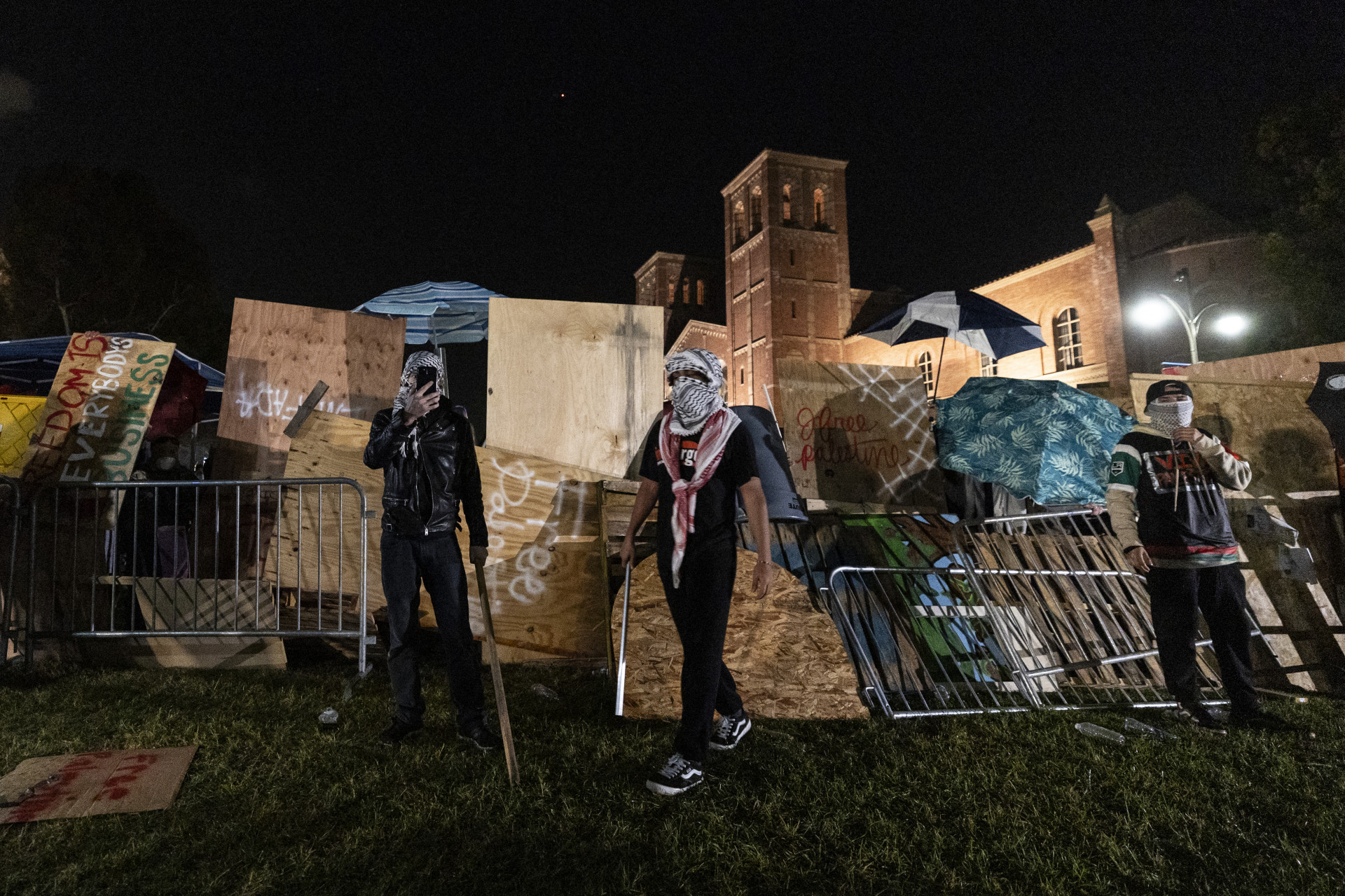 Manifestantes ocuparam universidade em Los Angeles - AFP