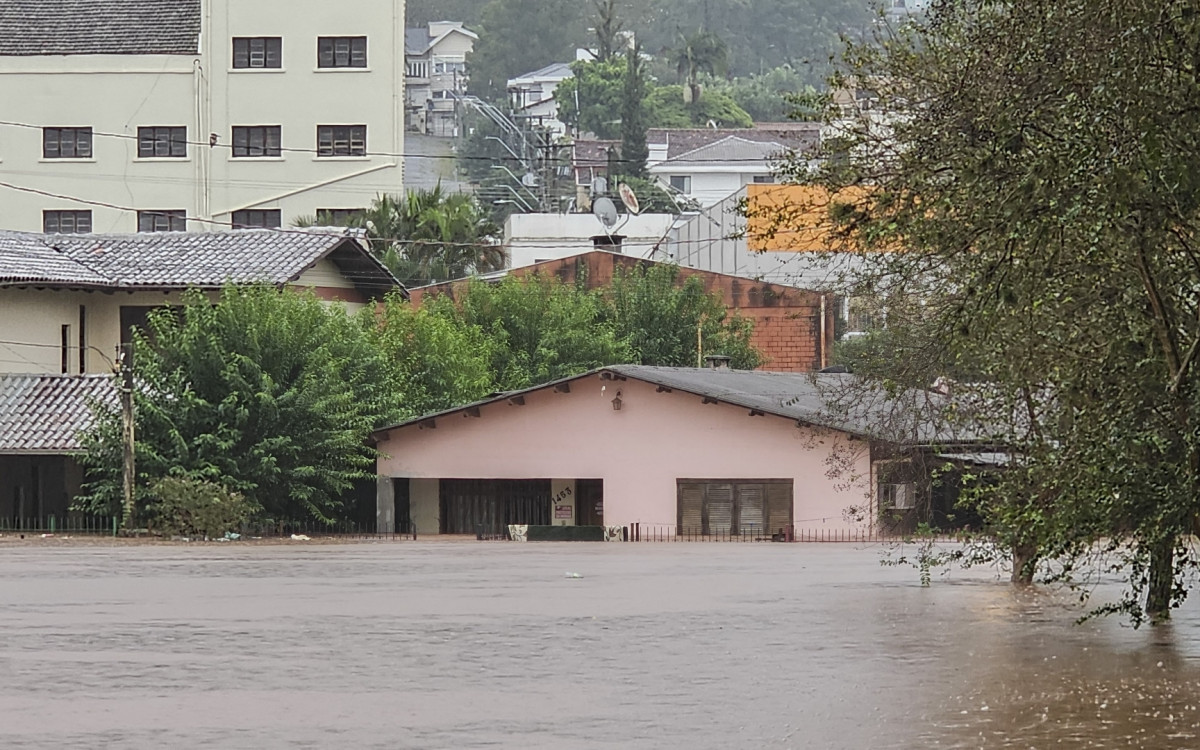 Temporal causou estragados no município de Encantado, no Rio Grande do Sul - AFP