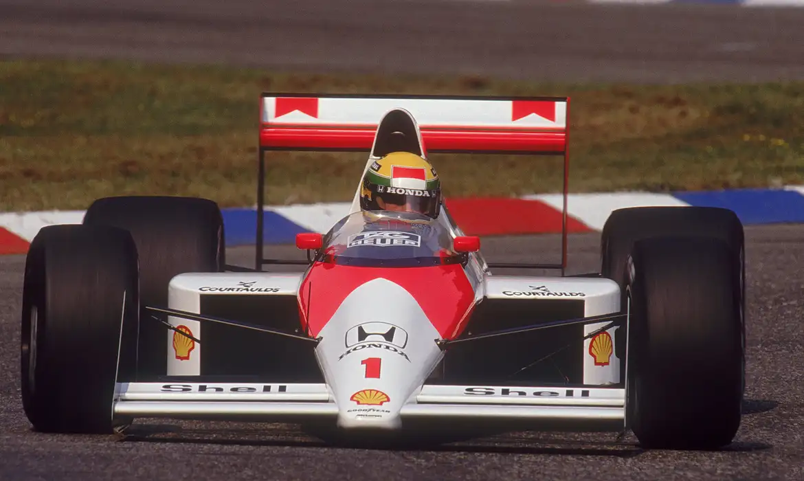 Legado dentro e fora da pista mant&eacute;m Senna eterno, 30 anos ap&oacute;s morte