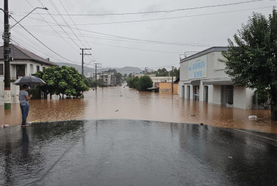Nova frente fria avança no Sul, e Inmet coloca parte do RS, Santa Catarina e Paraná em alerta