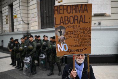 Milhares marcham na Argentina por Dia do Trabalhador e contra reforma trabalhista de Milei