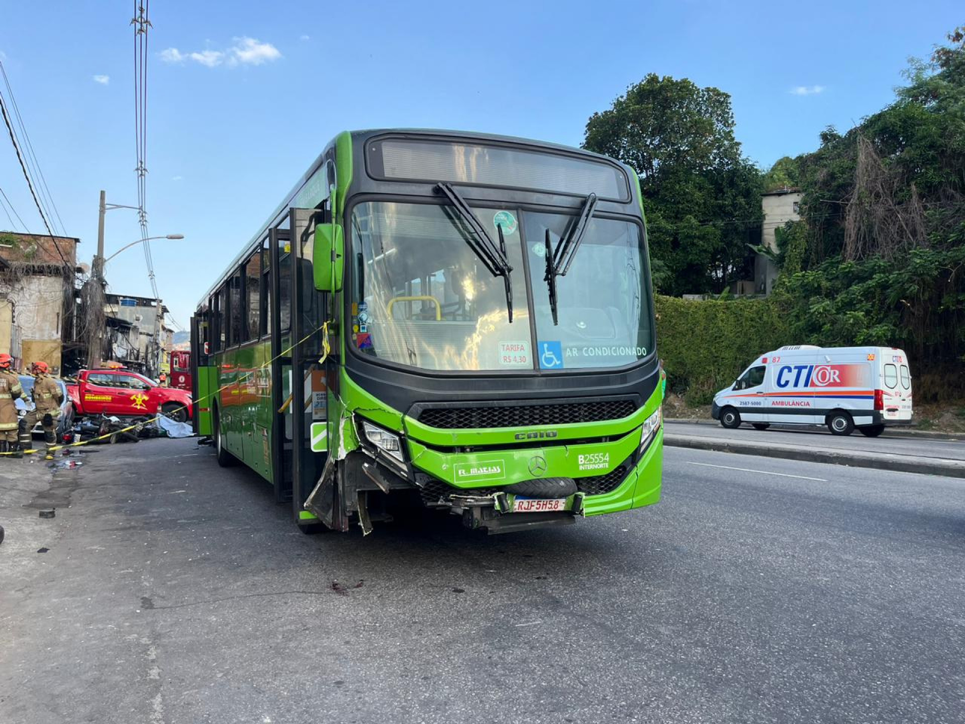 Ônibus atropelou duas pessoas nesta quarta-feira (1º) na Mangueira - Maria Eduarda Volta / Agência O Dia