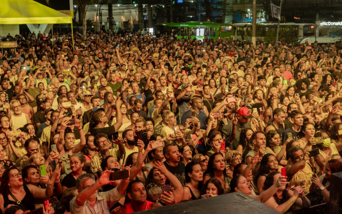 Banda Blitz leva multid&atilde;o para o Centro de Duque de Caxias - Divulga&ccedil;&atilde;o