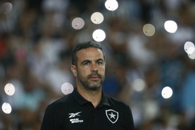 Artur Jorge admite atuação abaixo do Botafogo e exalta relação com elenco: 'Ótima'