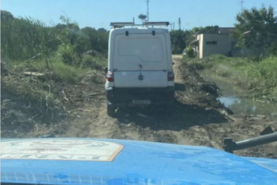 Polícia Militar recupera carro furtado da empresa Águas de Juturnaíba em Araruama