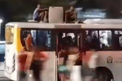 Dia do Trabalhador teve mais de 30 ônibus vandalizados após saída das praias no Rio