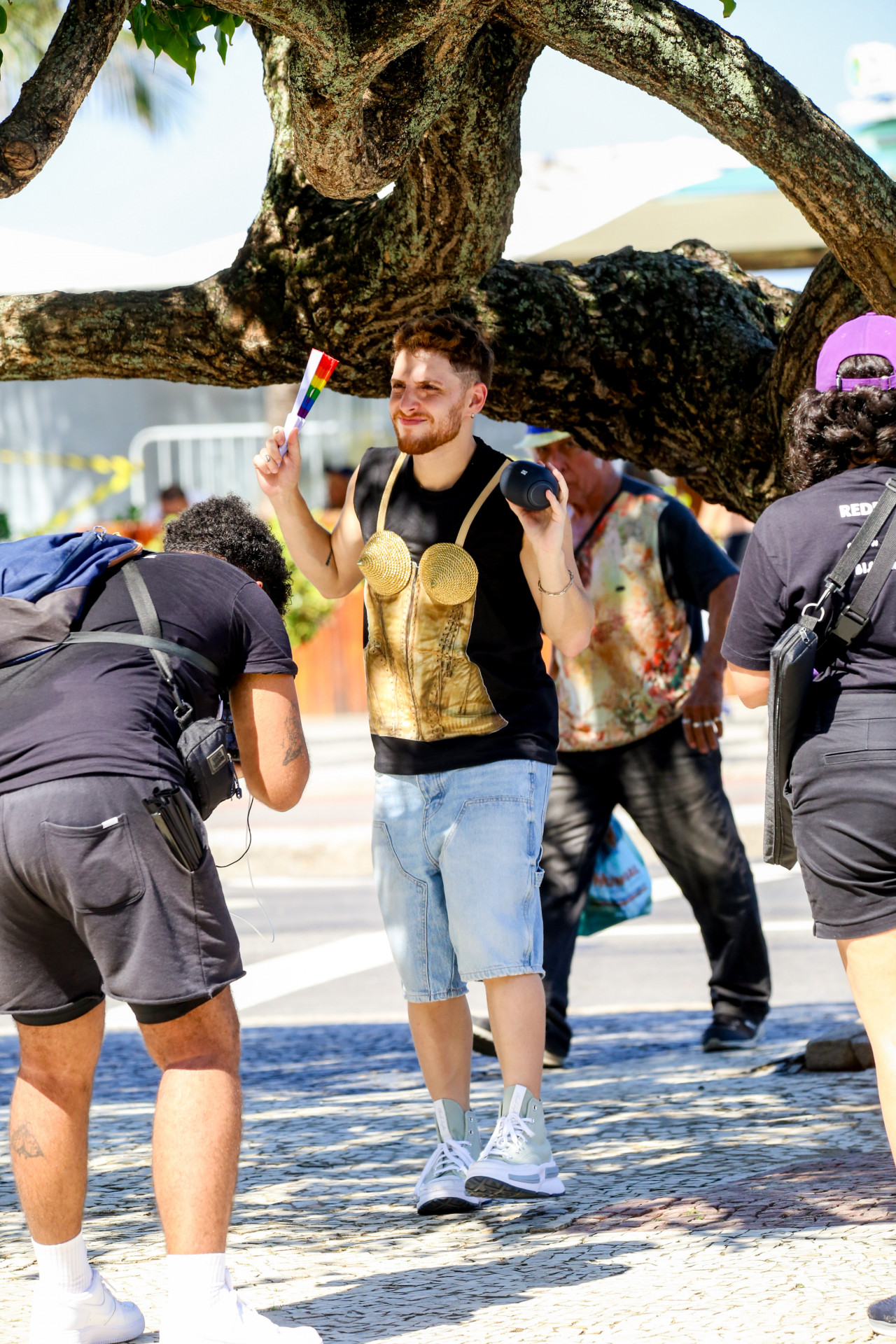 Diego Martins em frente ao Copacabana Palace - JC Pereira/ Agnews